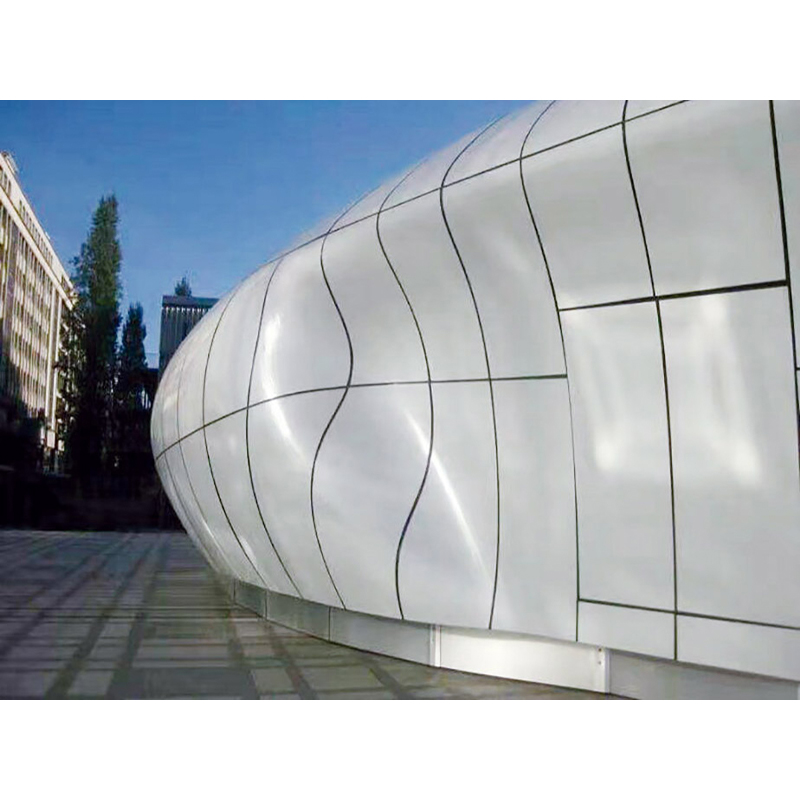 How does hyperbolic aluminum veneer achieve complex curved surfaces?