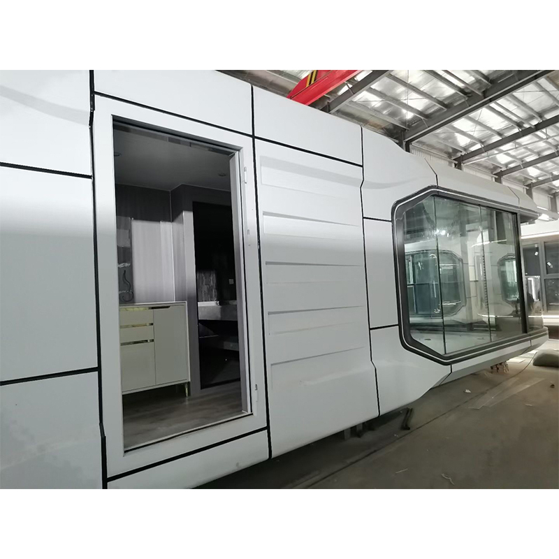 How does the modular design of aluminum mobile homes improve assembly efficiency?